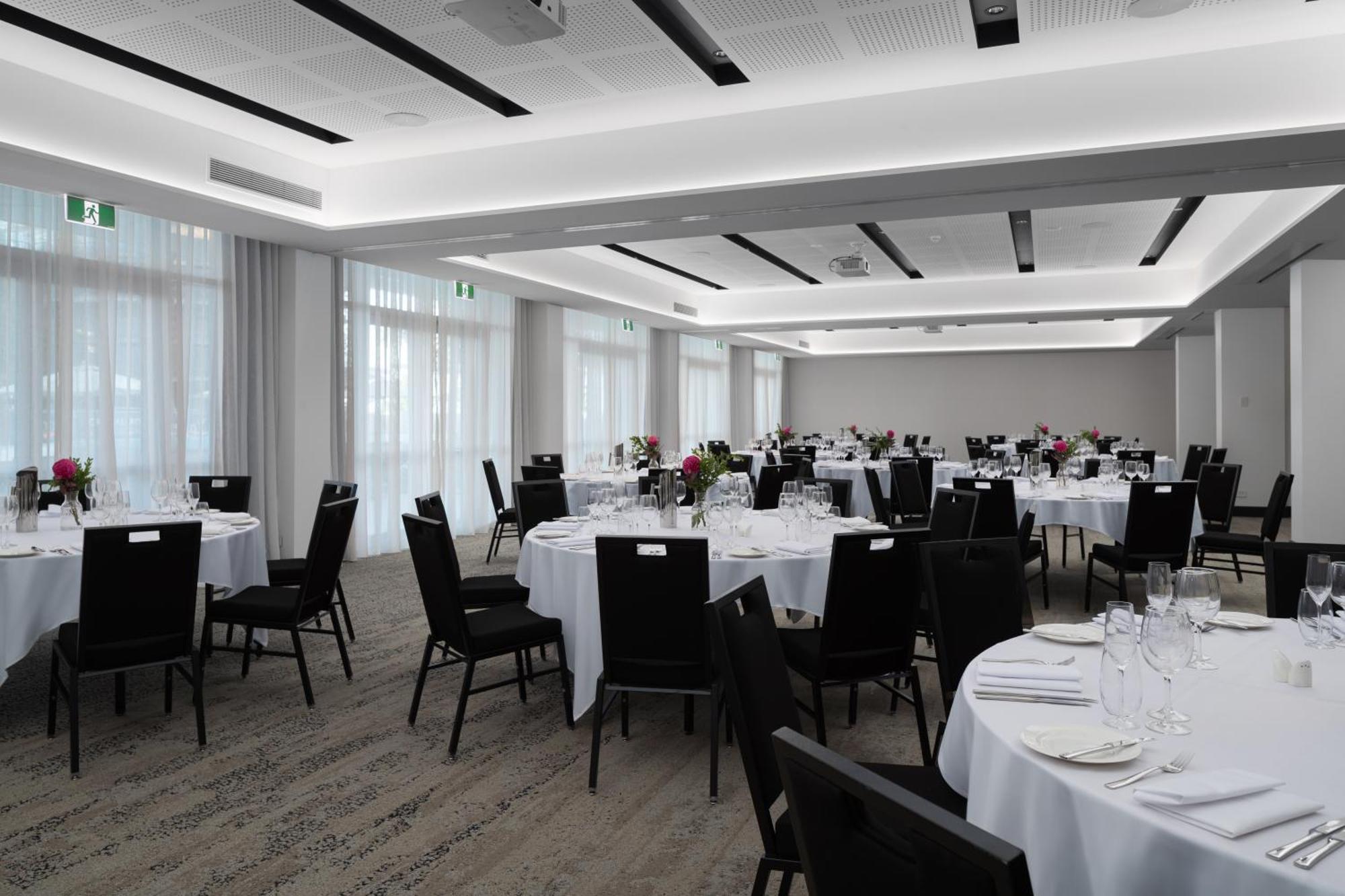 คริสตัลบรูค ไรลีย์ Hotel แคนส์ ภายนอก รูปภาพ The ballroom at the hotel